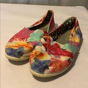 TOMS women’s size 6.5